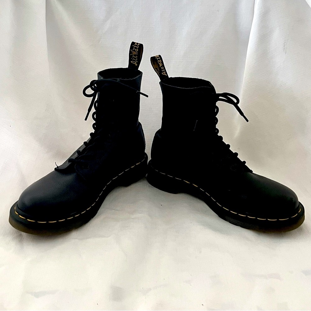Dr. Martens/ Authentic & Original / Women’s~1460 Iconic Air Wair Leather Boot - Picture 9 of 16